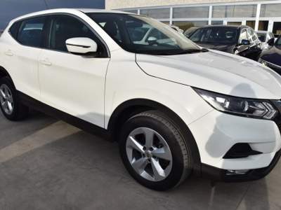 Nissan Qashqai 1.5 dCi 115 CV Business Bianco usata San Vito dei Normanni