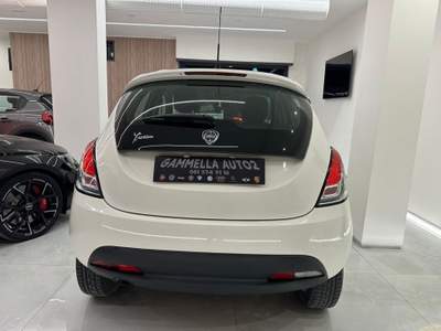 Lancia Ypsilon 0.9 TwinAir 85 CV 5 porte Metano Ecochic Gold Bianco usata San Sebastiano al Vesuvio