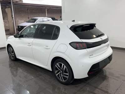 Peugeot 208 PureTech 100 5 porte Allure Pack Bianco usata Santa Maria di Licodia