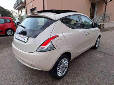 Lancia Ypsilon 1.3 MJT 16V 95 CV 5 porte S&S Gold Beige usata Grottaminarda