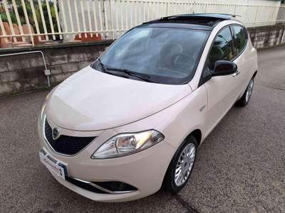 Lancia Ypsilon 1.3 MJT 16V 95 CV 5 porte S&S Gold Beige usata Grottaminarda