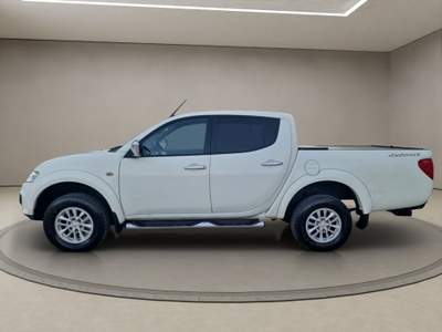 Mitsubishi L200 2.4 DI-D/181CV Double Cab Intense Hp Mivec Bianco usata Tertenia