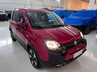 Fiat Panda 1.0 FireFly S&S Hybrid Pandina 5 Posti Km.0 Rosso usata Massanzago
