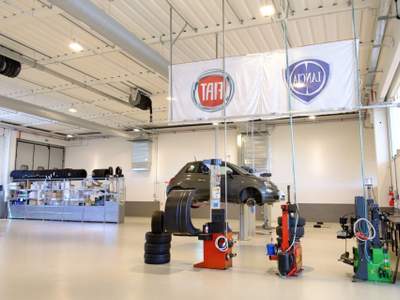 Fiat Panda 1.0 FireFly S&S Hybrid Pandina 5 Posti Km.0 Verde usata Massanzago