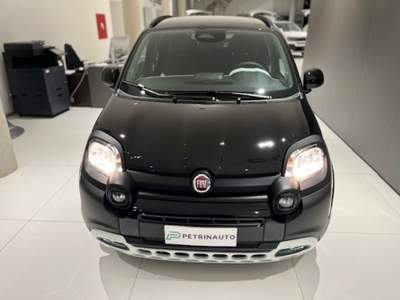 Fiat Panda 1.0 FireFly S&S Hybrid Pandina 5 Posti Km.0 Nero usata Massanzago