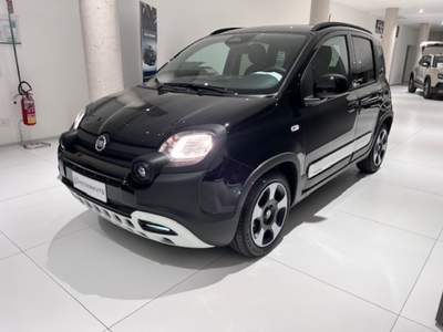Fiat Panda 1.0 FireFly S&S Hybrid Pandina 5 Posti Km.0 Nero usata Massanzago