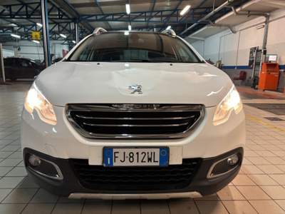 Peugeot 2008 1° serie 1.6 e-HDi 115 CV Stop&Start Allure Bianco usata Cassino