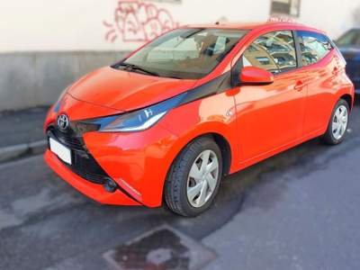 Toyota Aygo 1.0 VVT-i 69 CV UNICO PROPRIETARIO! Arancione usata Collegno