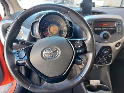 Toyota Aygo 1.0 VVT-i 69 CV UNICO PROPRIETARIO! Arancione usata Collegno