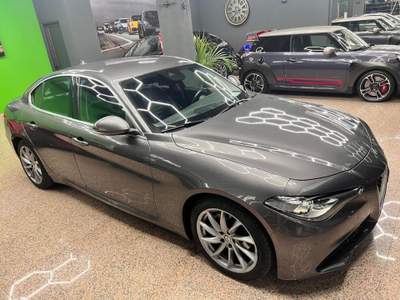 Alfa Romeo Giulia 2.2 Turbodiesel 190 CV AT8 Lusso Grigio usata Mascali