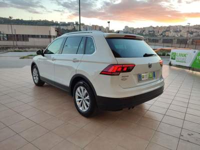 Volkswagen Tiguan 1.6 TDI SCR Business BlueMotion Technology Bianco usata Agrigento