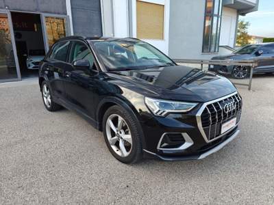 Audi Q3 2.0 TDI 150 CV S tronic Business advanced Nero usata San Nicola Manfredi