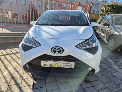 Toyota Aygo 1.0 VVT-i 69 CV 5 porte x-business Bianco usata Savigliano