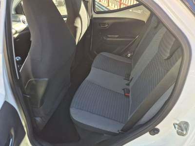 Toyota Aygo 1.0 VVT-i 69 CV 5 porte x-business Bianco usata Savigliano