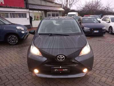 Toyota Aygo 5p 1.0 x-cool Adatta x neopatentati Grigio usata Abbiategrasso