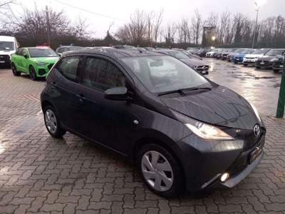 Toyota Aygo 5p 1.0 x-cool Adatta x neopatentati Grigio usata Abbiategrasso