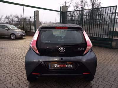 Toyota Aygo 5p 1.0 x-cool Adatta x neopatentati Grigio usata Abbiategrasso