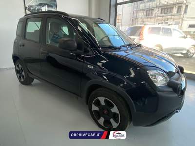 Fiat Panda Panda 1.0 firefly hybrid Cross s&amp;s 70cv Nero usata Perignano
