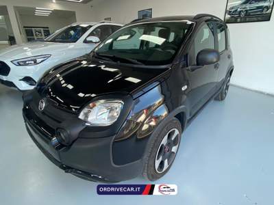 Fiat Panda Panda 1.0 firefly hybrid Cross s&amp;s 70cv Nero usata Perignano