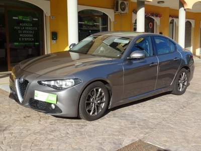 Alfa Romeo Giulia 2.2 M.JET 180 CV AT8 Grigio usata Quartu Sant'Elena