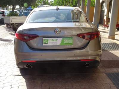 Alfa Romeo Giulia 2.2 M.JET 180 CV AT8 Grigio usata Quartu Sant'Elena