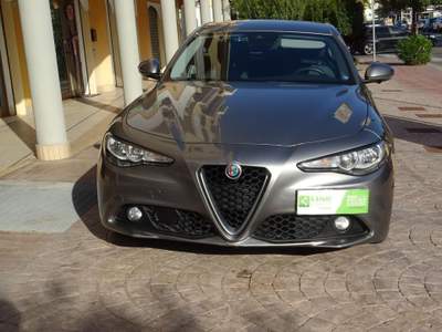 Alfa Romeo Giulia 2.2 M.JET 180 CV AT8 Grigio usata Quartu Sant'Elena