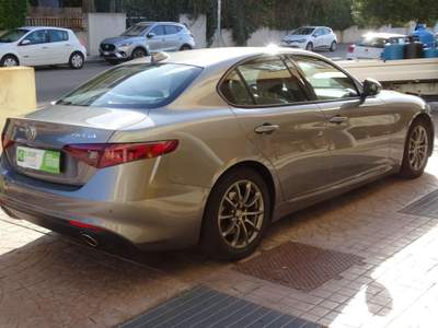 Alfa Romeo Giulia 2.2 M.JET 180 CV AT8 Grigio usata Quartu Sant'Elena