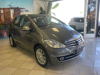 Mercedes-Benz Classe A BlueEFF. Elegance *Km. 120.000 Grigio usata Mesagne