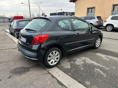 Peugeot 207 PEUGEOT 207 1.4 8V 75CV 3P ENERGIE Nero usata Torino