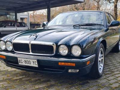 Jaguar XJ 3.2S cat  ASI Verde usata Castelnuovo Rangone