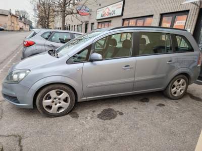 Opel Zafira 1.9 CDTI 120CV Cosmo 7 POSTI - NEOPATENTATI Argento usata Bareggio