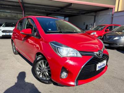 Toyota Yaris 1.0 5 porte Lounge PARI AL NUOVO Rosso usata Qualiano