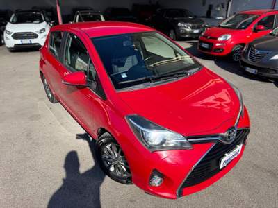 Toyota Yaris 1.0 5 porte Lounge PARI AL NUOVO Rosso usata Qualiano