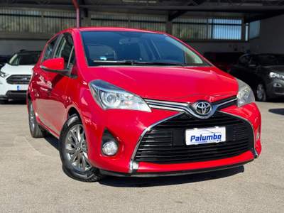Toyota Yaris 1.0 5 porte Lounge PARI AL NUOVO Rosso usata Qualiano