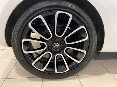 Opel Adam 1.2 70 CV Glam Bianco usata San Giorgio Jonico
