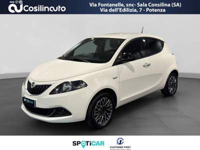 Lancia Ypsilon 1.0 FireFly 5 porte S&S Hybrid Gold 2023 Bianco usata Sala Consilina