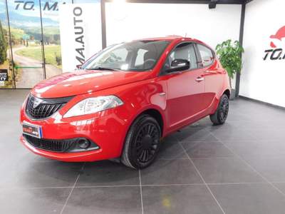 Lancia Ypsilon 1.0 FireFly 5 porte S&S Hybrid ADATTA A NEO PAT. Rosso usata Città della Pieve