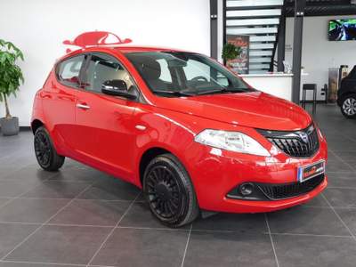 Lancia Ypsilon 1.0 FireFly 5 porte S&S Hybrid ADATTA A NEO PAT. Rosso usata Città della Pieve
