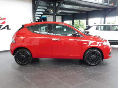 Lancia Ypsilon 1.0 FireFly 5 porte S&S Hybrid ADATTA A NEO PAT. Rosso usata Città della Pieve