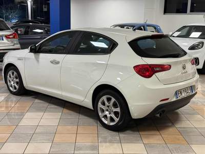 Alfa Romeo Giulietta 1.6 JTDm-2 105 CV Bianco usata Stradella