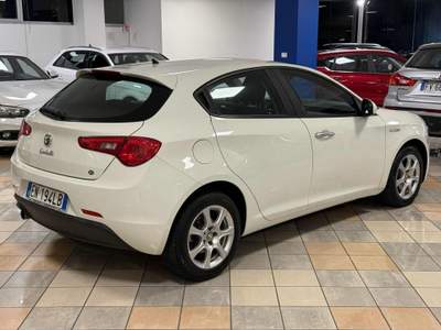 Alfa Romeo Giulietta 1.6 JTDm-2 105 CV Bianco usata Stradella
