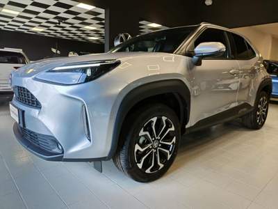 Toyota Yaris Cross 1.5 Hybrid 130 CV 5p.E-CVT Trend km0 Argento usata TORINO