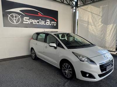 Peugeot 5008 cil. 2.0 HDi 163CV comandi Disabili Bianco usata Giugliano in Campania