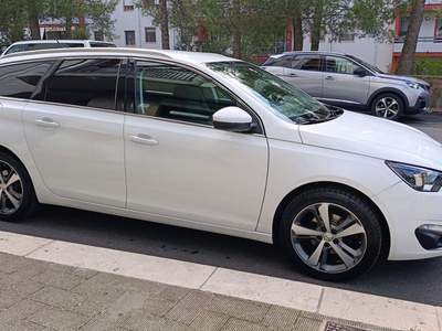 Peugeot 308 BlueHDi 120 S&S EAT6 SW Allure NEOPATENTATI Bianco usata Putignano