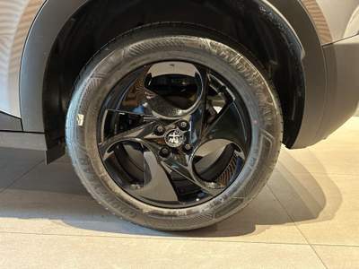 Alfa Romeo Junior 1.2 136 CV Hybrid eDCT6 Grigio usata Santa Maria di Licodia