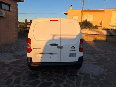 Citroen Berlingo BlueHDi 100 S&S Van M Connect Bianco usata Civitavecchia