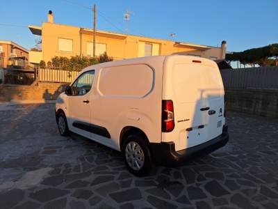 Citroen Berlingo BlueHDi 100 S&S Van M Connect Bianco usata Civitavecchia