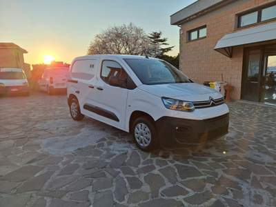 Citroen Berlingo BlueHDi 100 S&S Van M Connect Bianco usata Civitavecchia