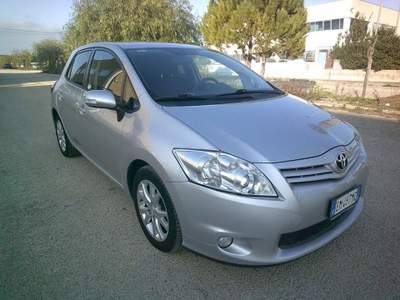 Toyota Auris 1.4 D-4D 5 porte Active Argento usata Montemesola