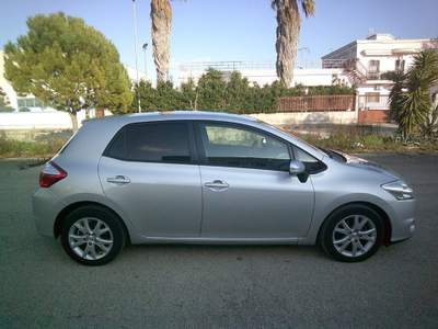 Toyota Auris 1.4 D-4D 5 porte Active Argento usata Montemesola